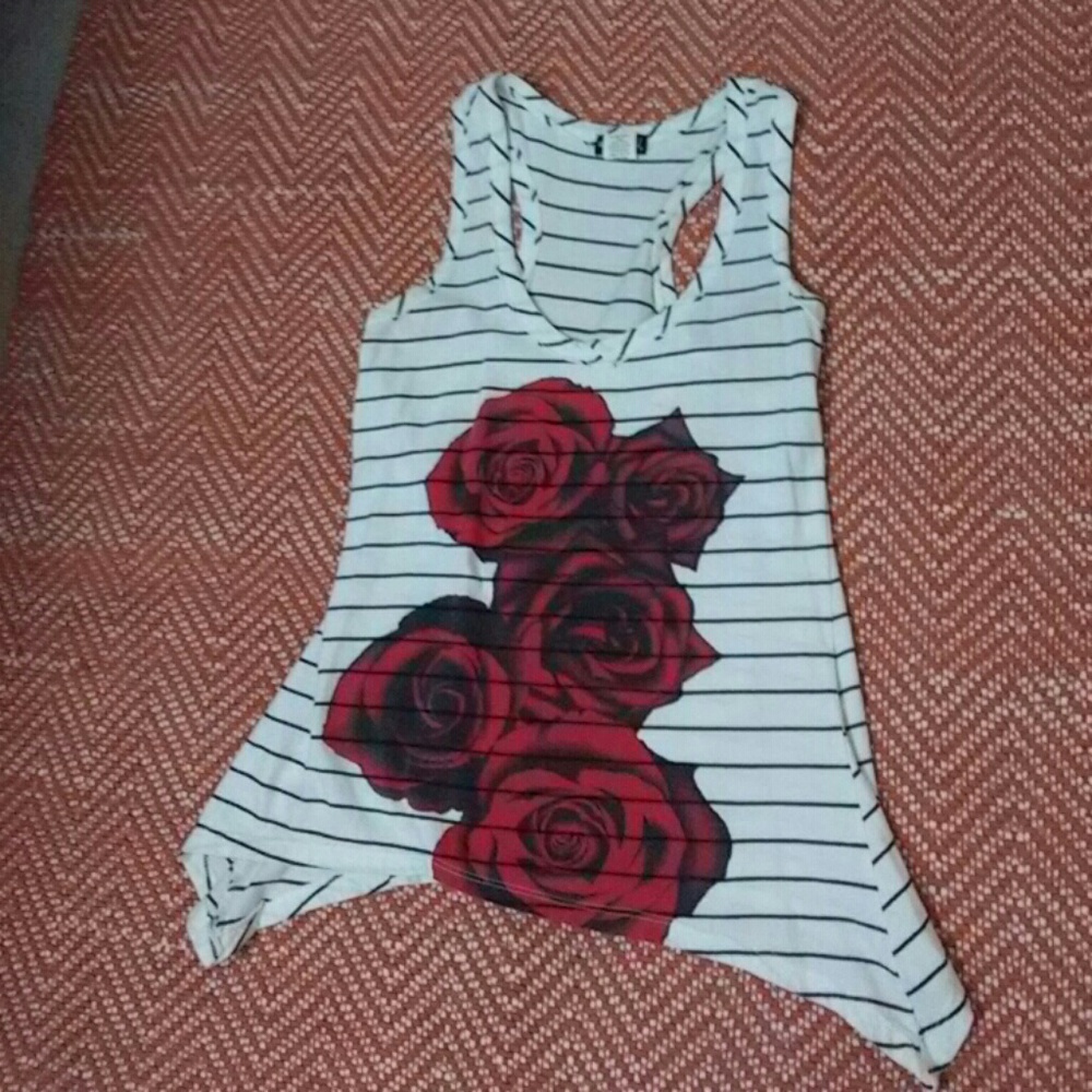Black & White 🌹 Tee